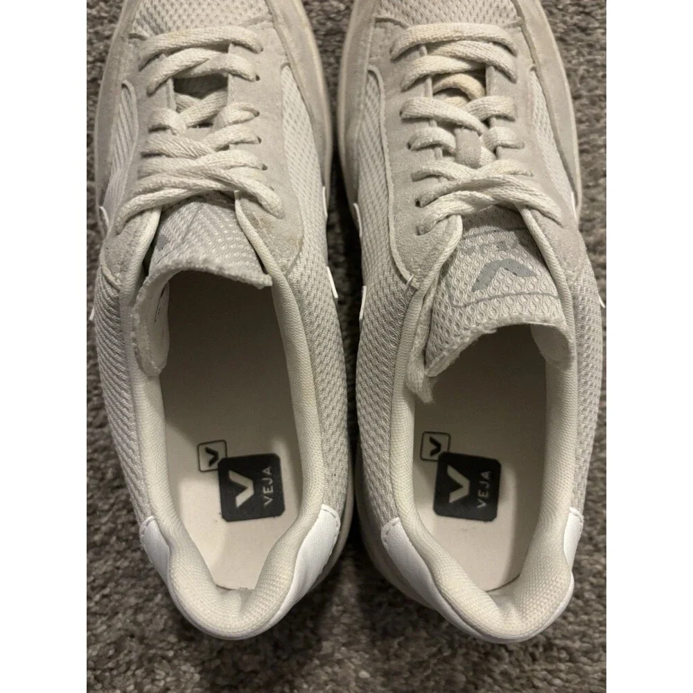 Veja pre owned